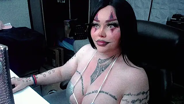 sheylagoddess11 online show from November 1, 2025, 7:32 am