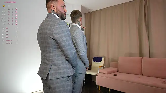 Snapshot of Demianblake chatting on November 6, 2025, 6:42 pm Demianblake online show from November 6, 2025, 6:42 pm