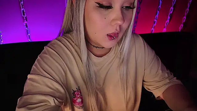 Snapshot of Laura_takint chatting on January 4, 2025, 5:37 pm Laura takint online show from January 4, 2025, 5:37 pm