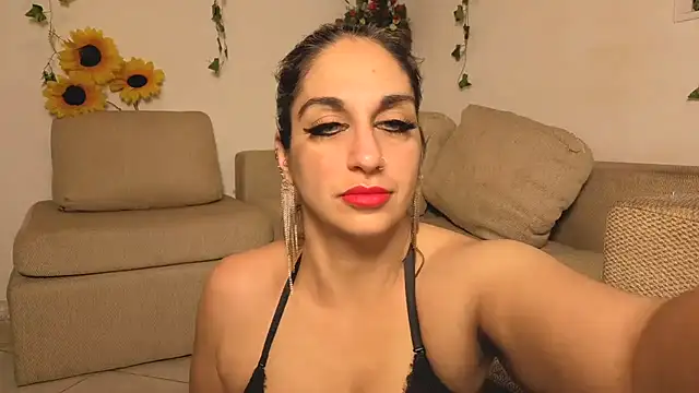 Snapshot of Bellydancerhot chatting on May 7, 2026, 5:35 am Bellydancerhot online show from May 7, 2026, 5:35 am