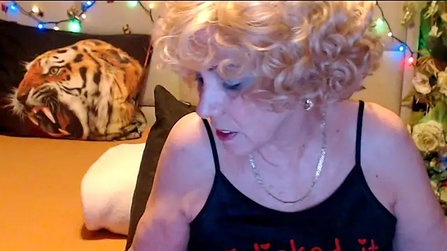 HappyWomanOn online show from February 9, 2026, 9:24 am