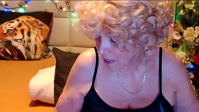 HappyWomanOn online show from February 12, 2026, 9:26 am