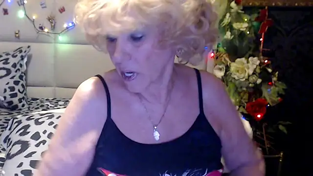 HappyWomanOn online show from April 26, 2026, 9:07 am