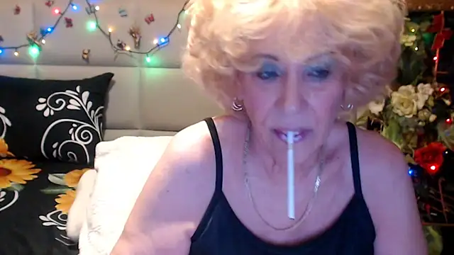 HappyWomanOn online show from May 17, 2026, 9:06 am
