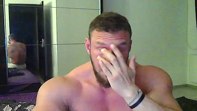 Snapshot of muscularkevin chatting on April 24, 2026, 3:42 am muscularkevin online show from April 24, 2026, 3:42 am