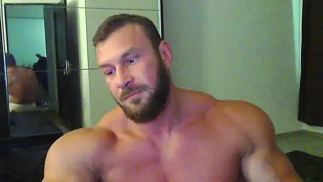 Snapshot of muscularkevin chatting on June 6, 2026, 1:05 pm muscularkevin online show from June 6, 2026, 1:05 pm