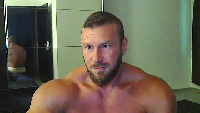 Snapshot of muscularkevin chatting on June 25, 2026, 3:28 am muscularkevin online show from June 25, 2026, 3:28 am