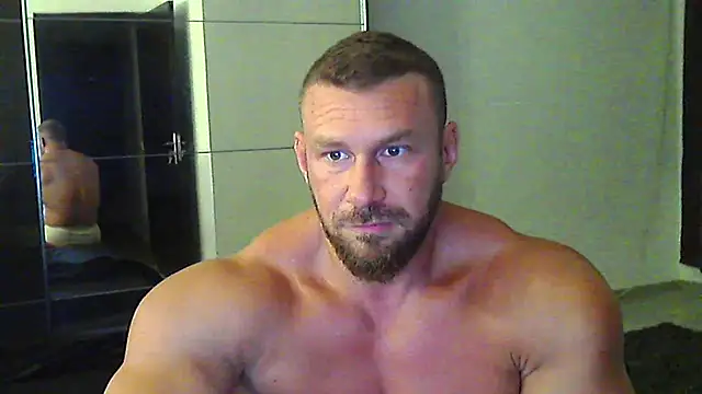 Snapshot of muscularkevin chatting on July 4, 2026, 6:14 pm muscularkevin online show from July 4, 2026, 6:14 pm