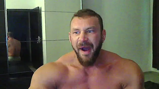 Snapshot of muscularkevin chatting on August 3, 2026, 3:27 am muscularkevin online show from August 3, 2026, 3:27 am