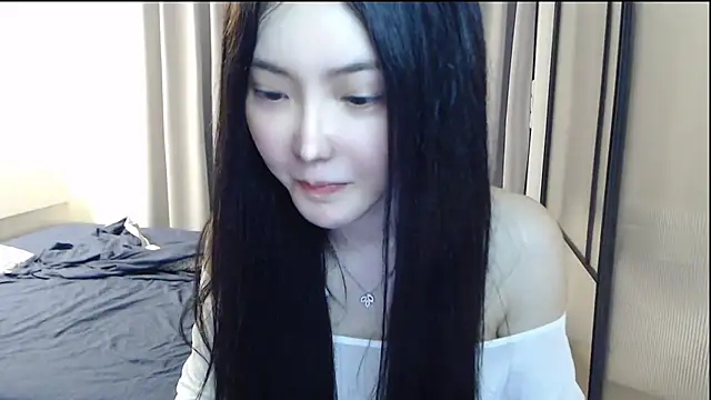 Snapshot of TBgril chatting on June 27, 2026, 12:44 pm TBgril online show from June 27, 2026, 12:44 pm