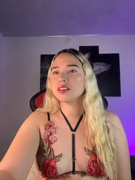 Irisweet  online show from October 18, 2025, 10:38 am