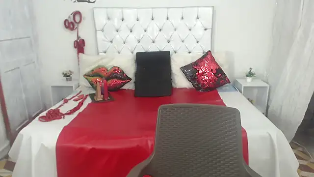 Snapshot of Sweetbigcatt chatting on February 13, 2026, 4:08 am Sweetbigcatt online show from February 13, 2026, 4:08 am