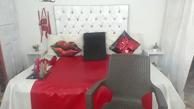 Snapshot of Sweetbigcatt chatting on February 22, 2026, 7:45 pm Sweetbigcatt online show from February 22, 2026, 7:45 pm