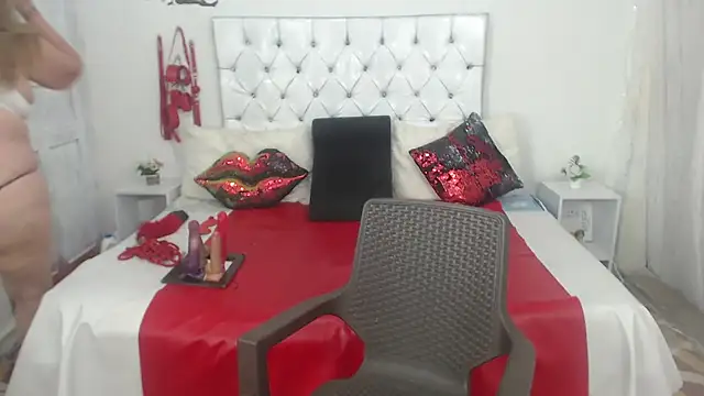 Snapshot of Sweetbigcatt chatting on March 4, 2026, 5:46 am Sweetbigcatt online show from March 4, 2026, 5:46 am