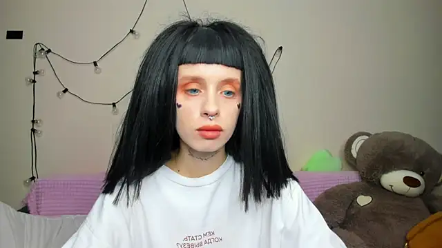 FlowerOfSin2001 online show from September 14, 2025, 5:56 pm