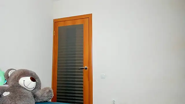 FlowerOfSin2001 online show from September 19, 2025, 4:51 pm