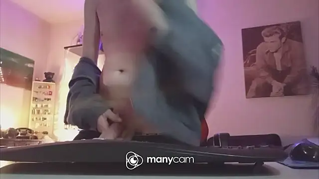 Snapshot of der_dino30 chatting on January 14, 2025, 6:49 pm der dino30 online show from January 14, 2025, 6:49 pm