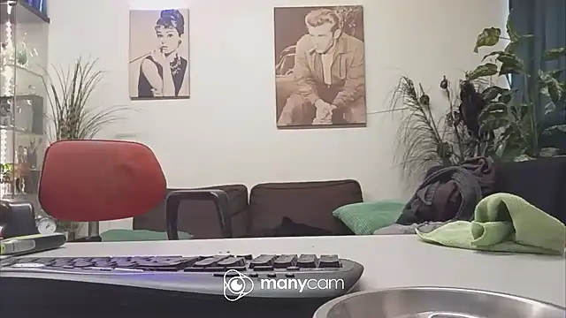 Snapshot of der_dino30 chatting on February 7, 2025, 8:55 am der dino30 online show from February 7, 2025, 8:55 am