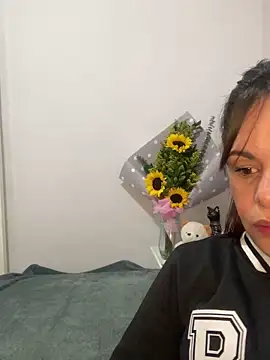 Snapshot of Kataliina chatting on March 19, 2025, 3:52 am Kataliina online show from March 19, 2025, 3:52 am