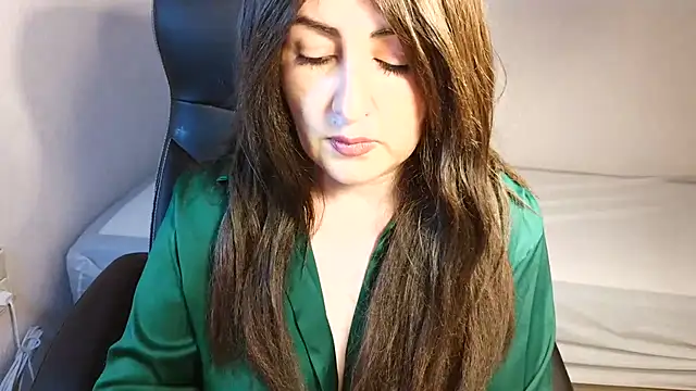 naughty sarahh online show from July 9, 2026, 6:01 pm