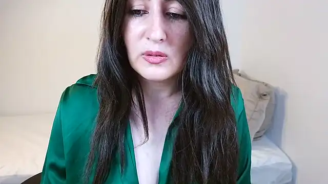 naughty sarahh online show from August 4, 2026, 10:07 am