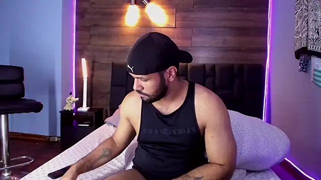 Snapshot of anthonylatynxd chatting on February 8, 2025, 11:22 am anthonylatynxd online show from February 8, 2025, 11:22 am