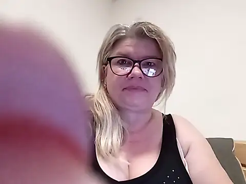 Diana 49 online show from April 10, 2026, 8:19 am