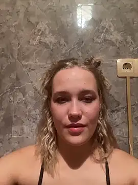 Snapshot of miya_miya21 chatting on October 28, 2025, 2:42 pm miya miya21 online show from October 28, 2025, 2:42 pm