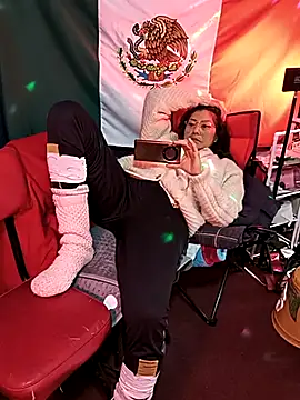 LaInsaciableIntensa online show from September 21, 2025, 2:46 am