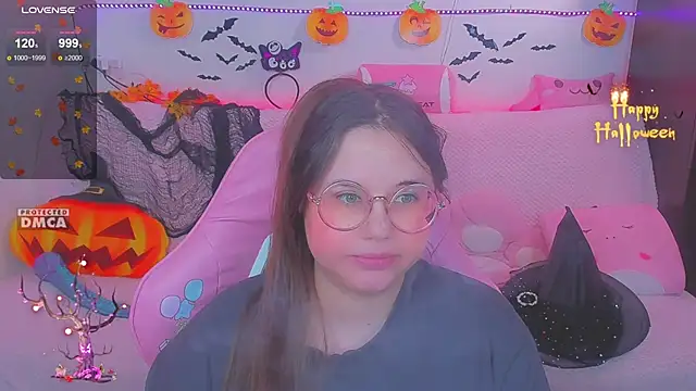 Lolisuccub online show from November 30, 2025, 4:00 pm