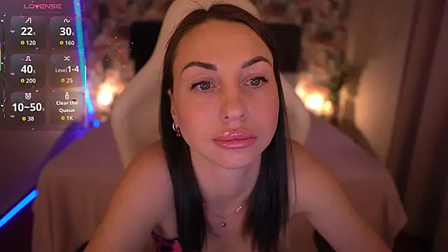 KristiiMax online show from November 18, 2025, 10:31 am