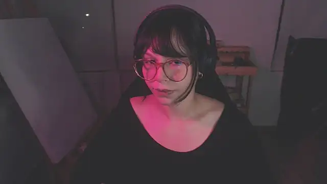 Snapshot of modjo_ chatting on February 23, 2026, 3:37 am modjo online show from February 23, 2026, 3:37 am