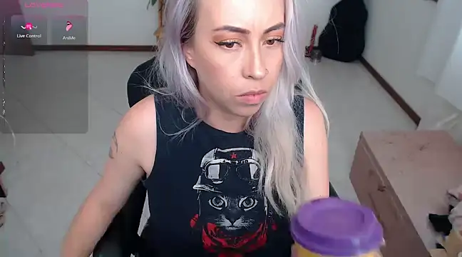 charlottezoe15 online show from December 4, 2024, 7:23 pm