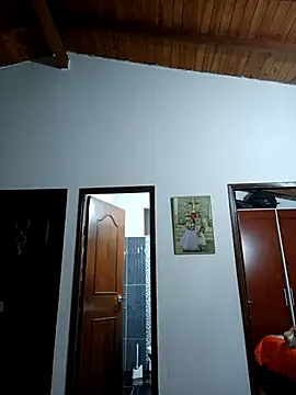 LunaZambrano online show from January 13, 2026, 1:38 pm