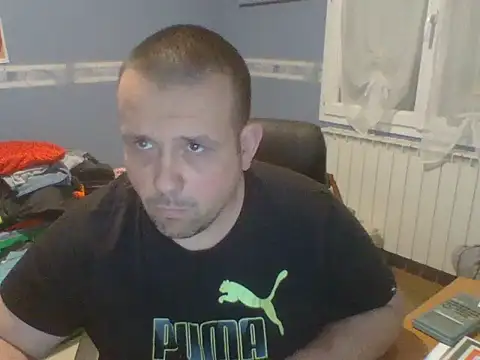 manubm03 online show from February 3, 2026, 4:23 pm