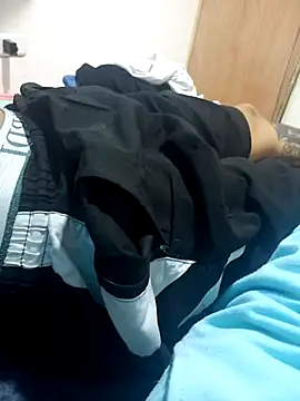 annie-19 online show from November 9, 2025, 7:34 pm