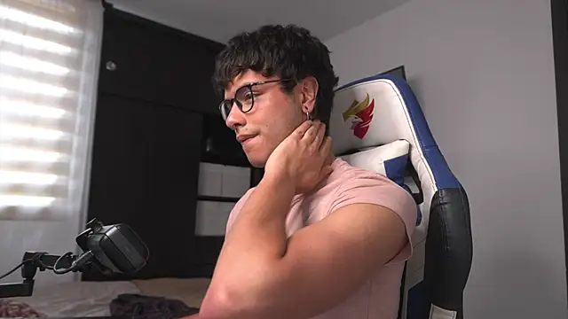  morghan  online show from April 16, 2026, 9:39 pm