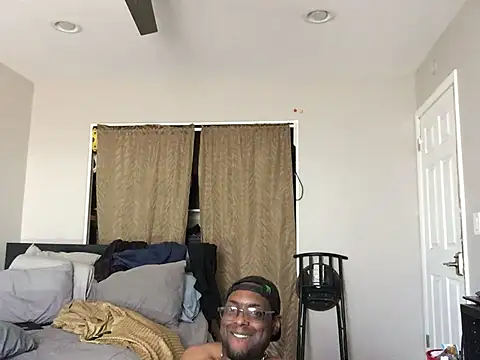 Londonfrotadejr online show from March 18, 2025, 4:04 pm