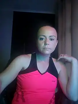 MrsBunnyBum online show from May 7, 2026, 11:04 am
