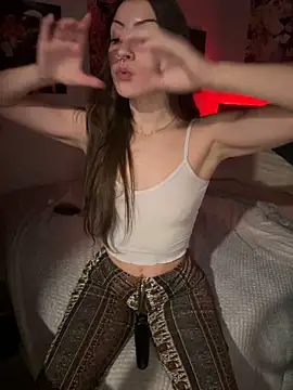 Snapshot of jade_369 chatting on January 28, 2025, 2:43 am jade 369 online show from January 28, 2025, 2:43 am