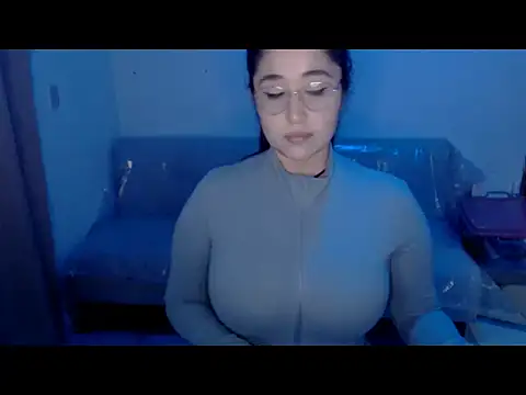 Snapshot of YummymeowW chatting on December 21, 2025, 1:46 am YummymeowW online show from December 21, 2025, 1:46 am