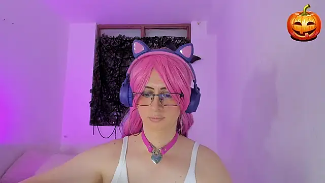 KimberlyJohnsoon online show from October 14, 2025, 3:02 pm