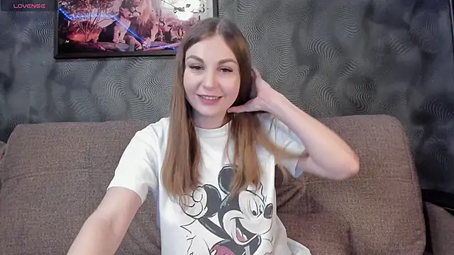 Snapshot of CassieMils chatting on February 11, 2025, 11:21 am CassieMils online show from February 11, 2025, 11:21 am