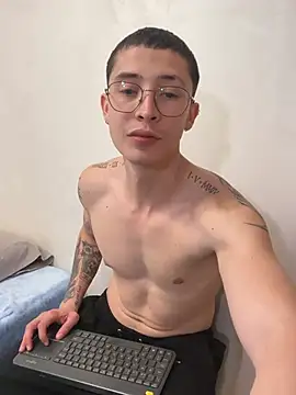 sebas 1122 online show from May 24, 2026, 10:37 pm