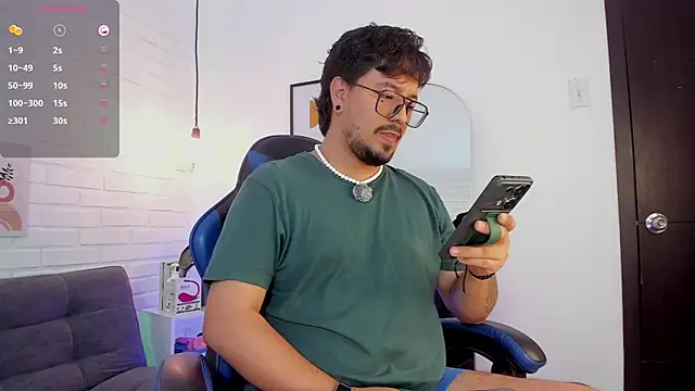 DaviidEvans  online show from December 20, 2025, 4:30 am