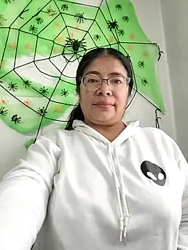 Snapshot of __valentina18 chatting on October 6, 2025, 1:08 pm   valentina18 online show from October 6, 2025, 1:08 pm