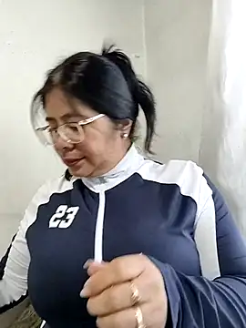   valentina18 online show from January 7, 2026, 1:02 pm