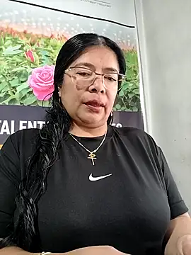   valentina18 online show from May 29, 2026, 12:25 pm