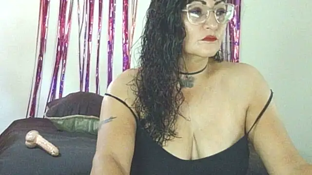 Snapshot of allesiabobs chatting on November 3, 2025, 10:21 pm allesiabobs online show from November 3, 2025, 10:21 pm