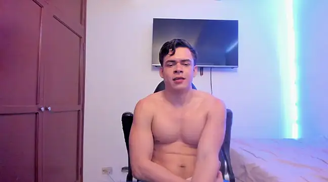 Snapshot of Lucian_Gomez_ chatting on March 11, 2025, 3:23 pm Lucian Gomez  online show from March 11, 2025, 3:23 pm